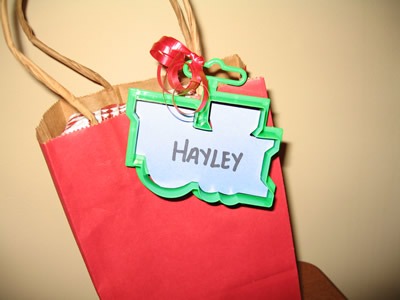 Cookie Cutter Gift Tags: Adding a Personal Touch to Your Gifts