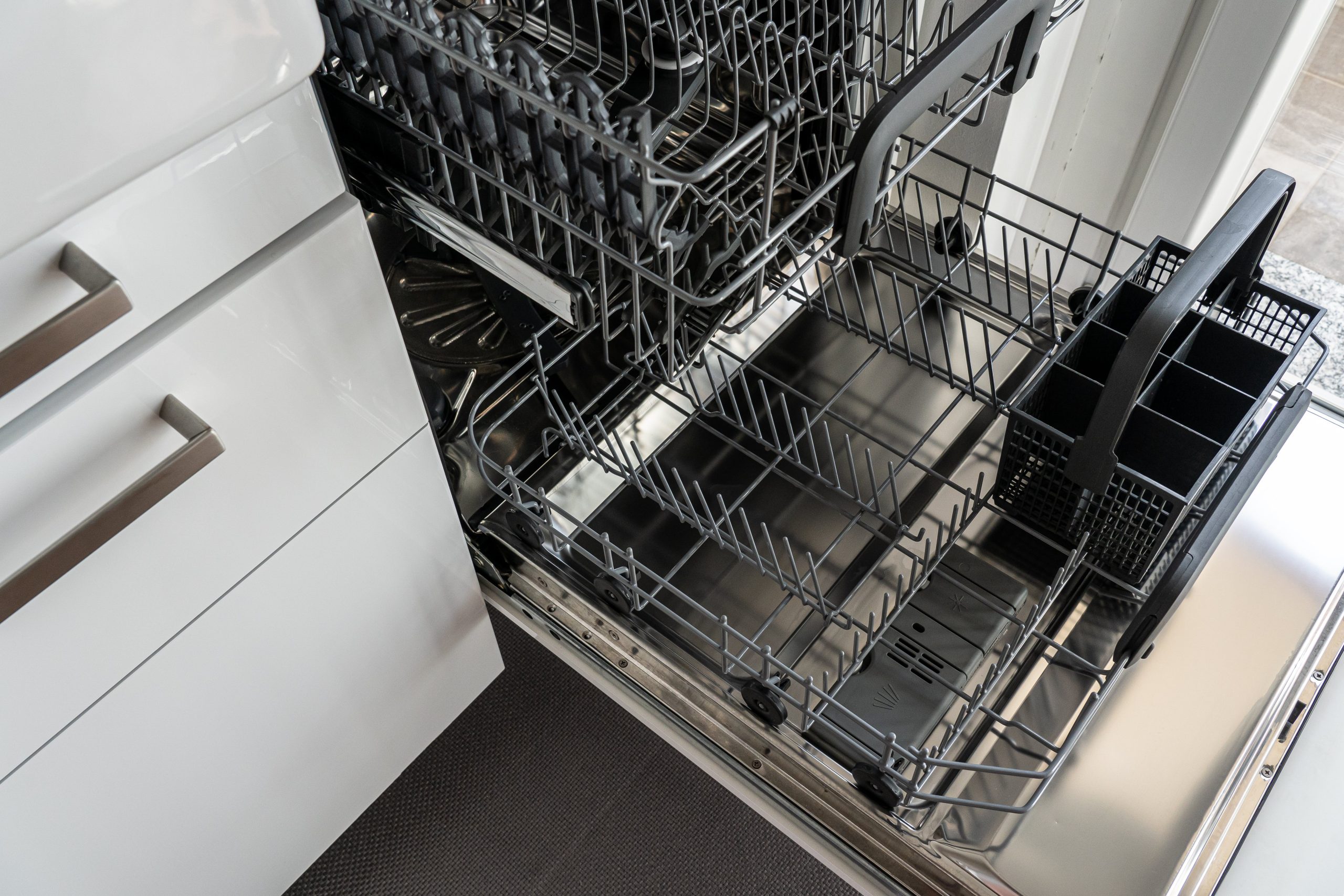 Do You Need to Pre-Rinse Dishes for the Dishwasher?