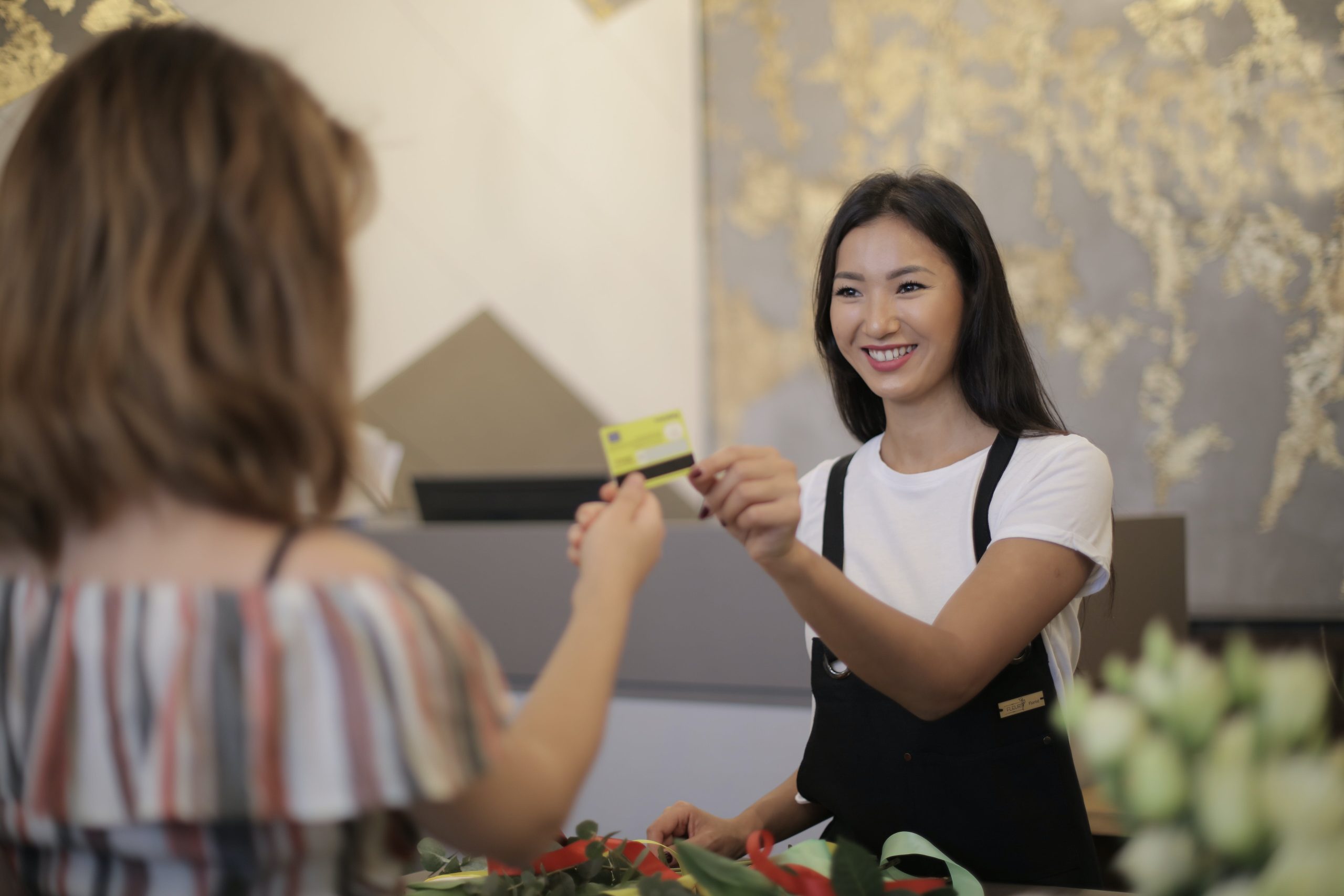 Smart Shopping: The Benefits of Watching the Register