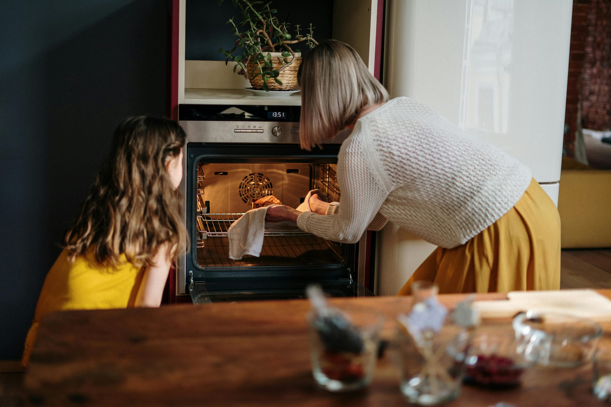Oven Efficiency 101: Keep it Cool and Cost-Effective!