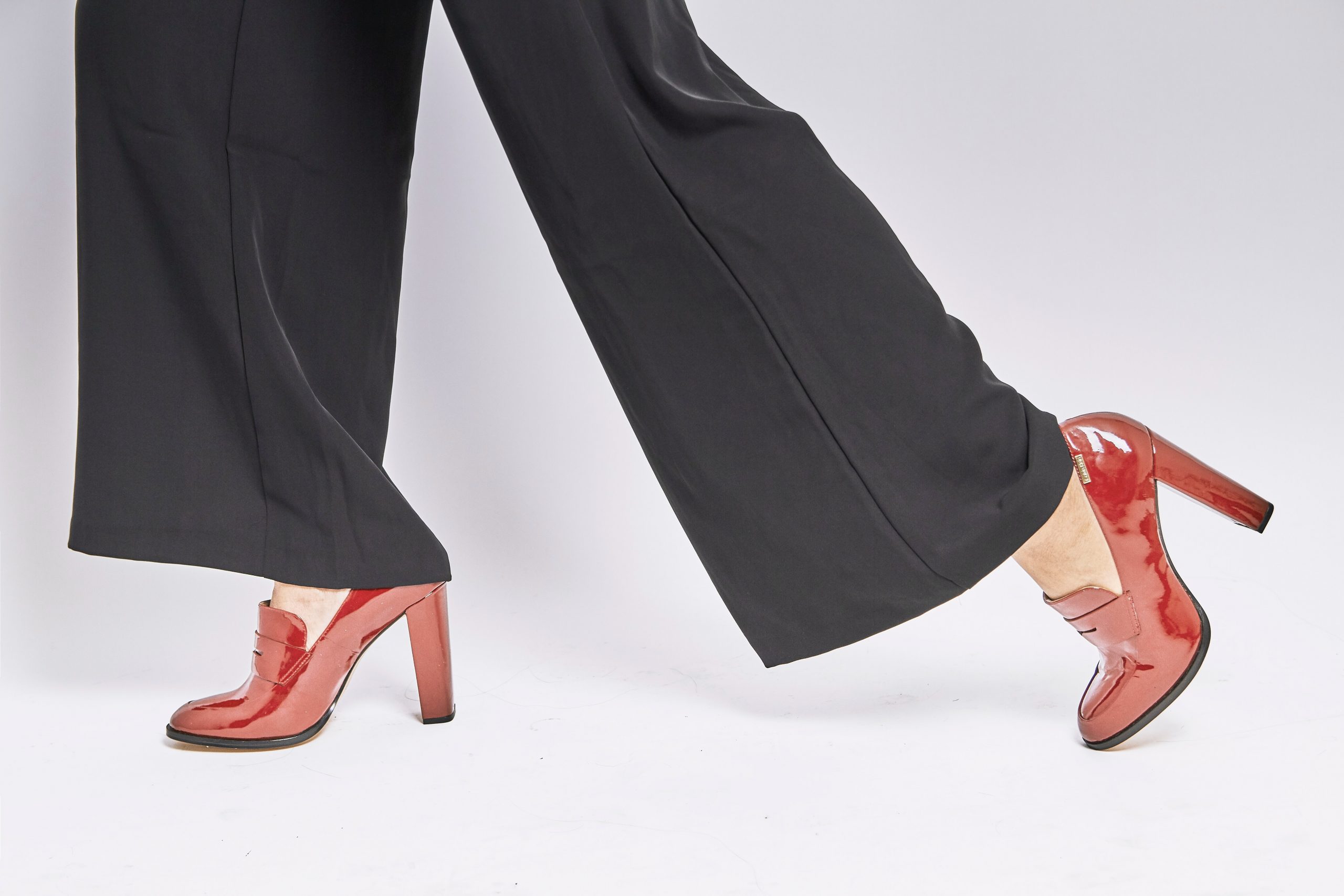 When to Buy Trendy Fashion Items